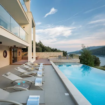 Villa Vlastelini II Near Labin - Rabac With Sea View, Beachfront And Wellness-3
